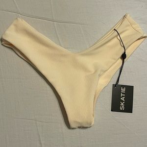 Skatie Mandi Ivory Ribbed Bikini Bottoms NWT